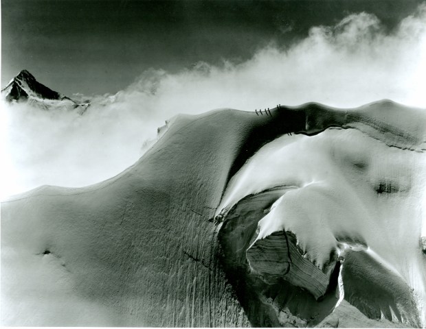 Doldenhorn Ridge di Bradford Washburn