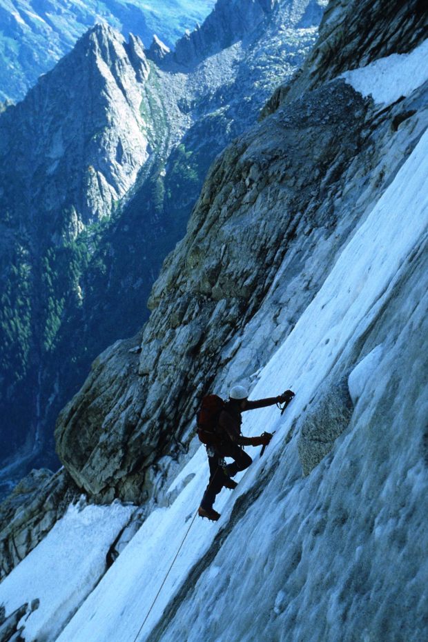 Luglio 1983 Andrea Savonitto detto il Gigante, in salita lungo la Scipione Borghese CREDIT Giuseppe Popi Miotti
